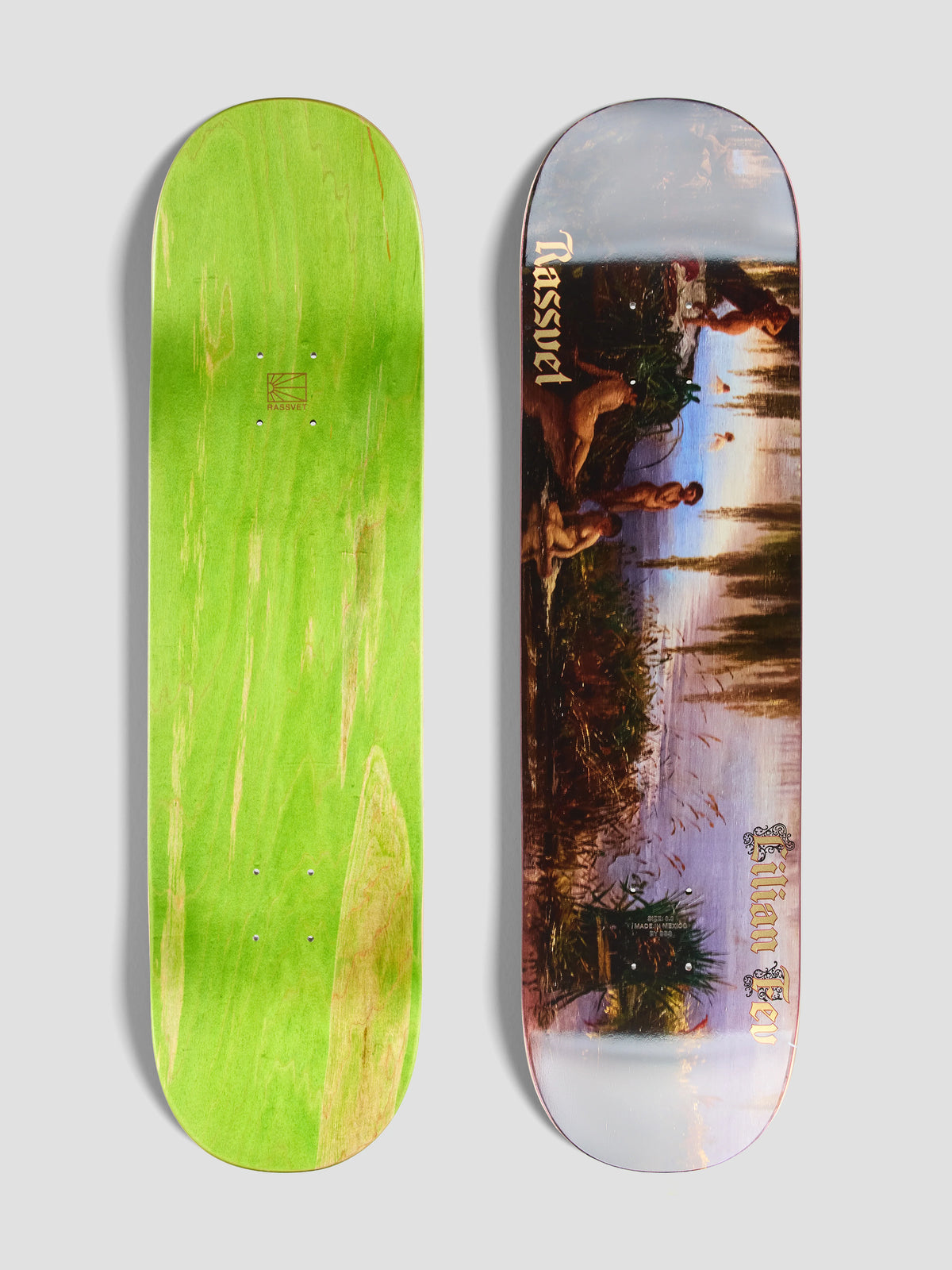 Planche de skate RASSVET unisexe en bois, modèle Fev 8.3, deck long et polyvalent pour le skateboard.
