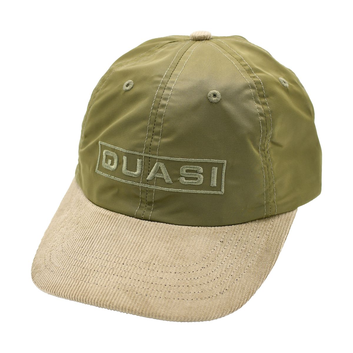 Chapeau Quasi Eurotext de couleur olive, en tissu léger, porté sur une tête, style décontracté et tendance.