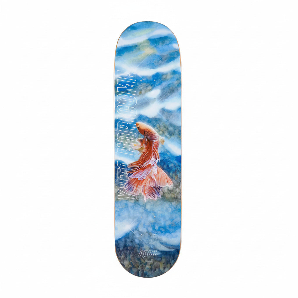 Planche de skateboard APRIL YUTO HORIGOME TROPICAL avec design coloré et motif tropical, idéale pour les amateurs de skateboard.