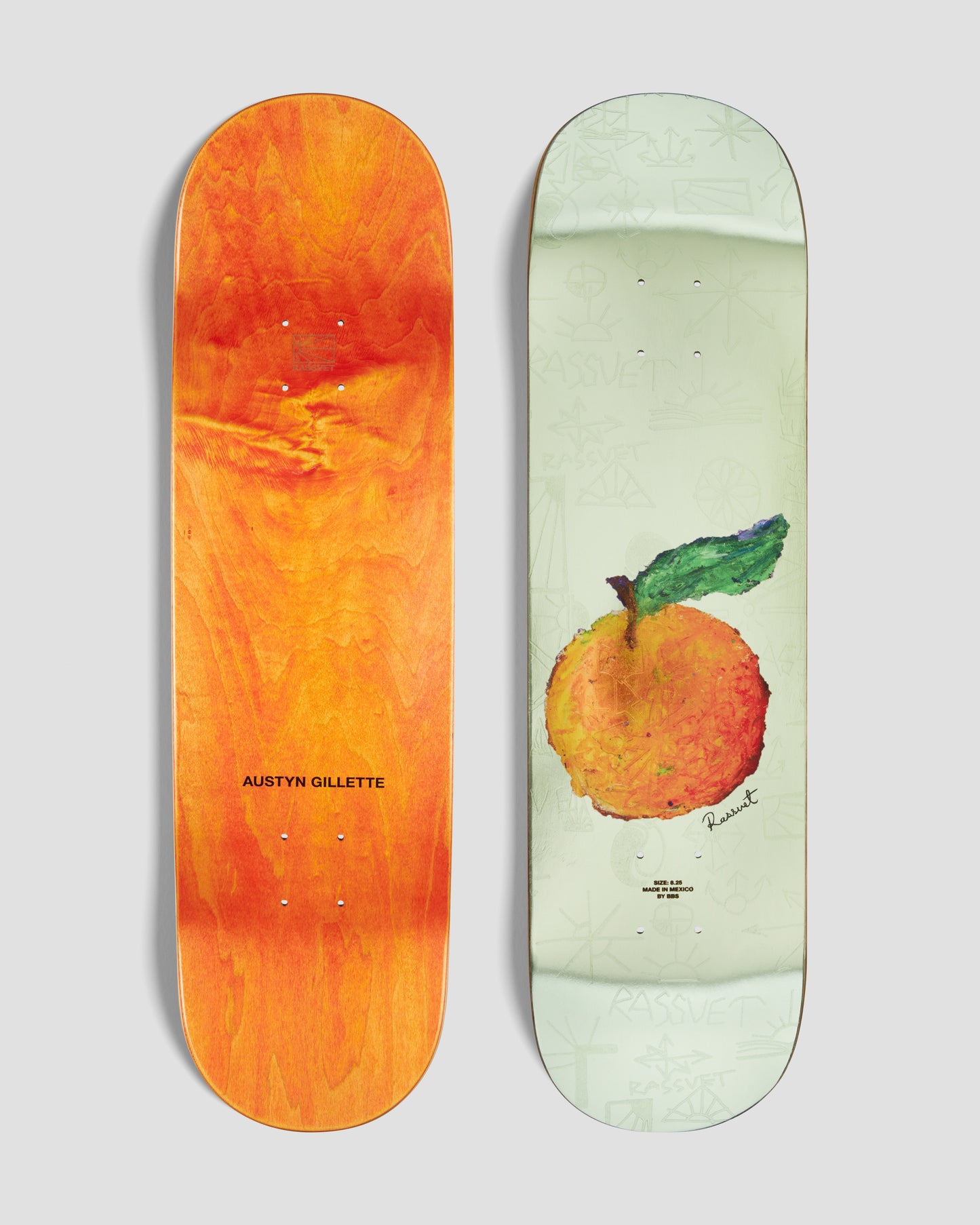 Planche de skate RASSVET Austin Gilette Tangerine deck 8.25 Foil avec design orange, vue de dessus