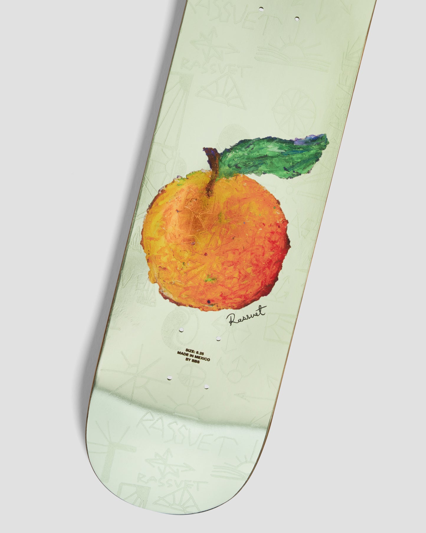 Planche de surf RASSVET Austin Gilette Tangerine pour foil, deck de 8,25 pouces, vue en gros plan sur le dessus de la planche.