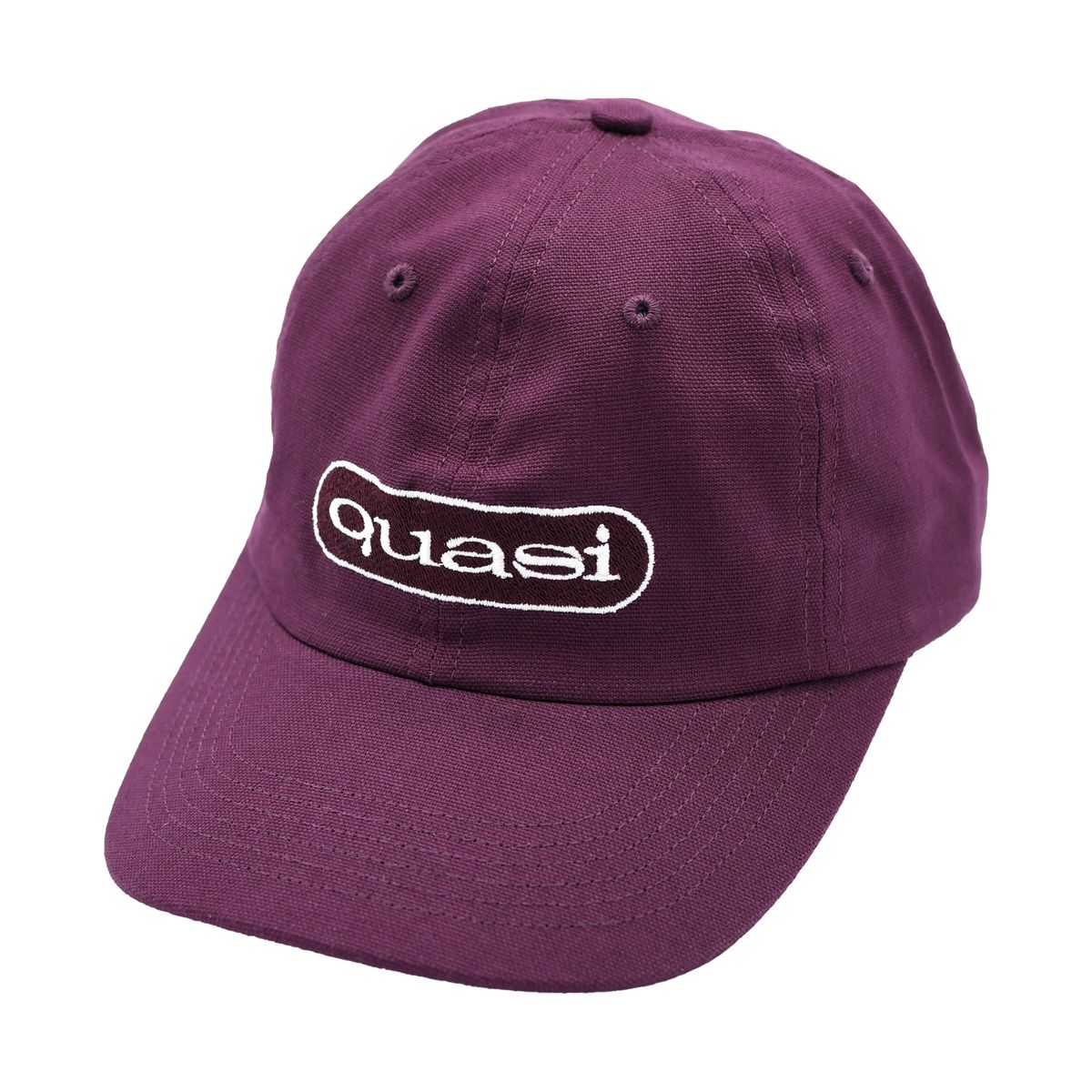 Casquette Quasi Boomerang en bourgogne, vue de face, en tissu souple avec logo Quasi sur le devant.