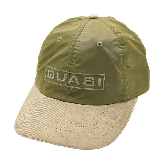 Chapeau Quasi Eurotext de couleur olive, en tissu léger, porté sur une tête, style décontracté et tendance.
