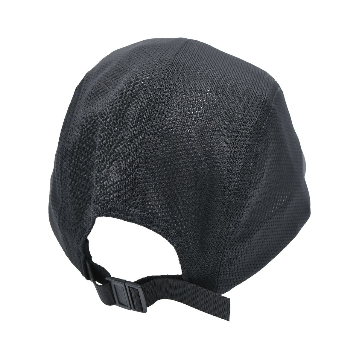 Casquette noire Quasi Source, vue de dos, en tissu souple et durable, style décontracté et moderne.