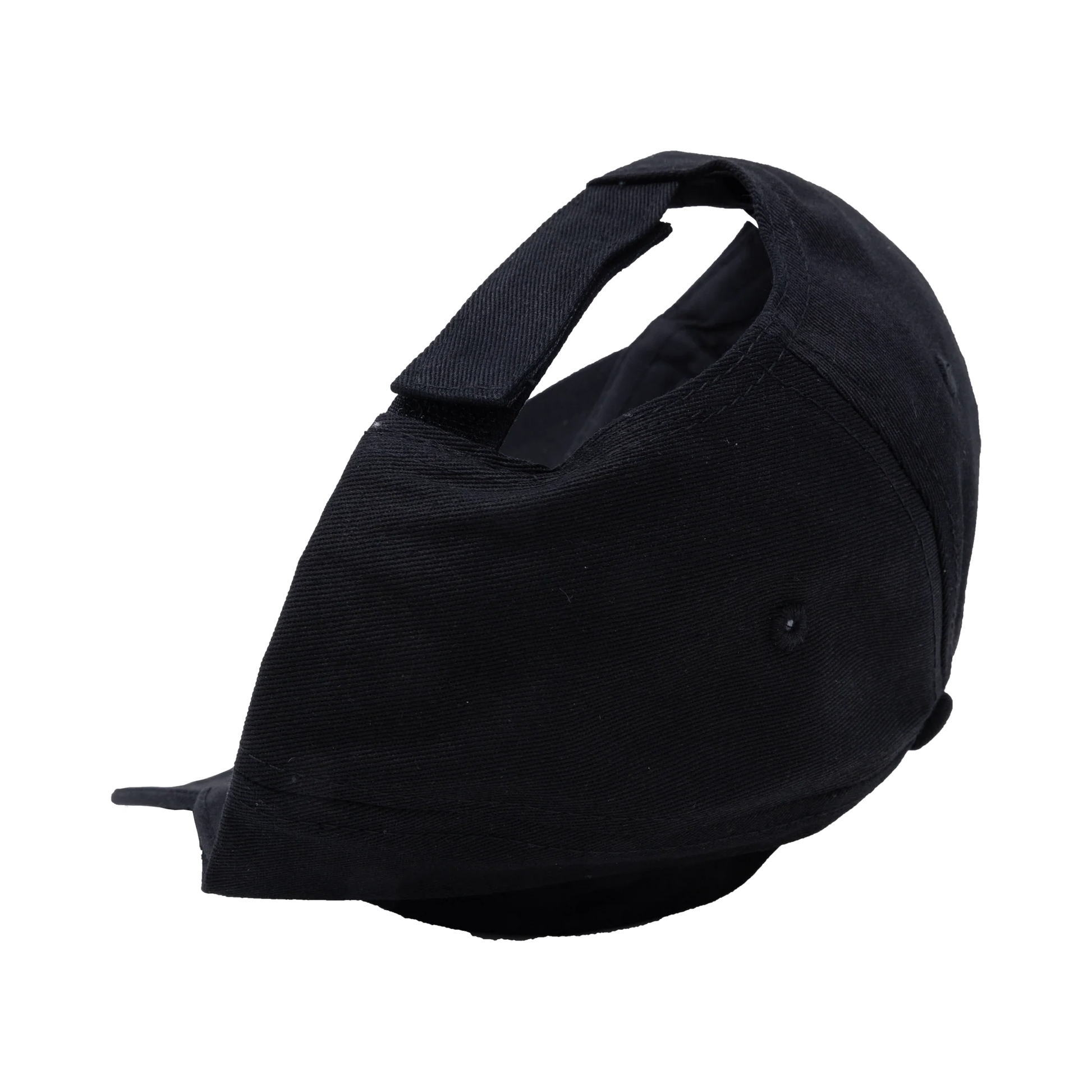 Casquette à 5 panneaux SWIM skateboards SWIM11 vue de dos, logo visible, tissu noir avec détails colorés.