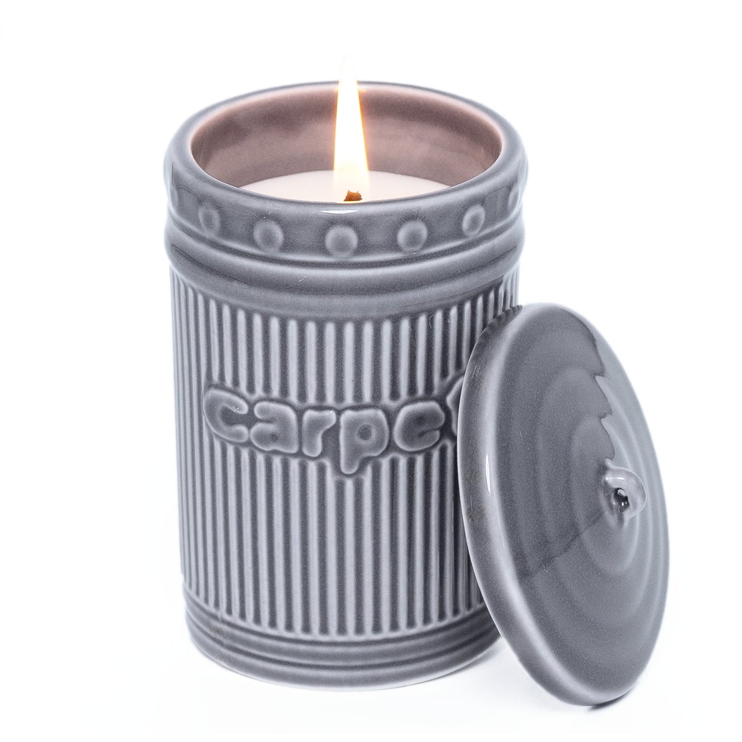 Bougie décor Trash Candle de la marque Carpet, accessoire de décoration avec design de déchets pour une ambiance originale.