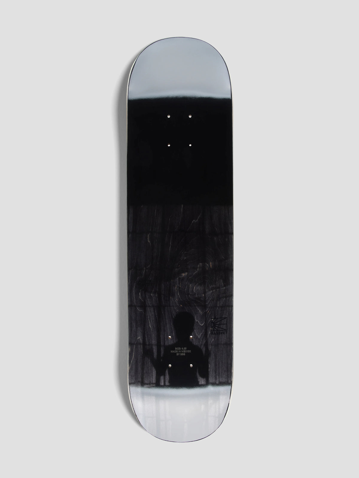 Planche de skateboard RASSVET unisexe Gilette Board en bois, taille 8.25, couleur jaune, vue de face sur fond blanc.