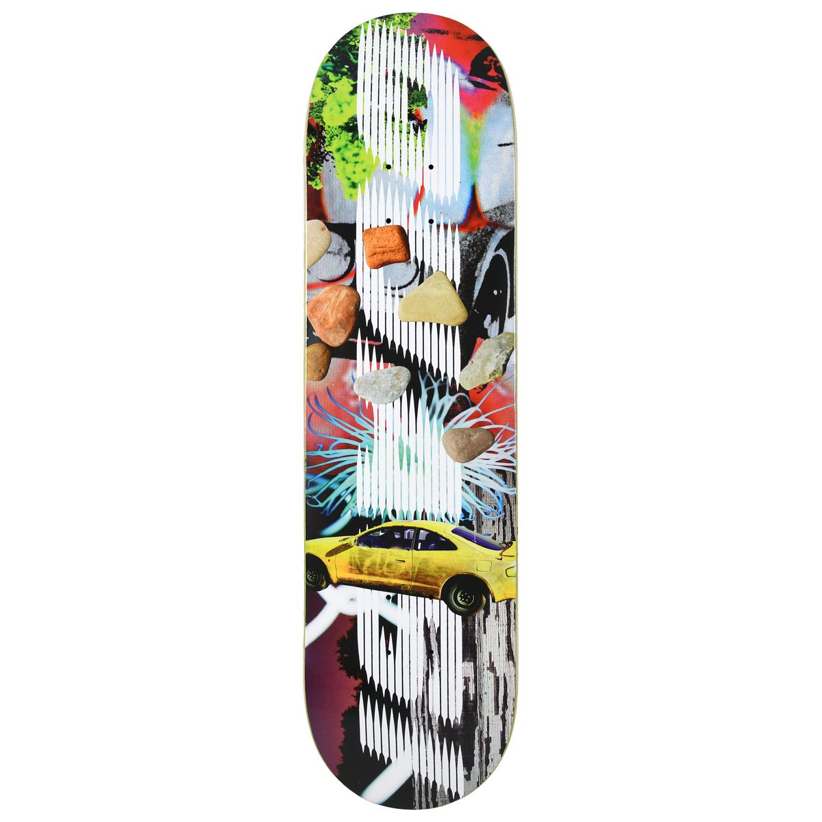Planche de skateboard Quasi Gas Station 8.25” avec design coloré et graphique, vue de face montrant le deck en détail.
