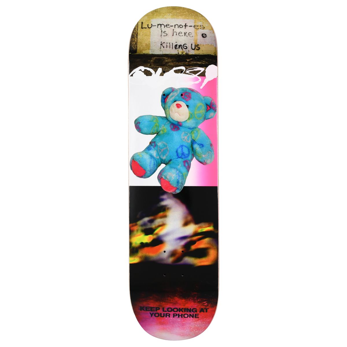 Planche de skateboard Quasi Illuminati 8,25” en bois, illustrée avec un design mystérieux et détaillé.